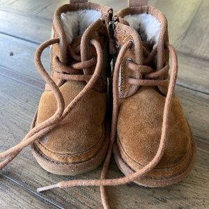 UGG Toddler Size 6 Neumel II Camo-Print Sneaker Boots